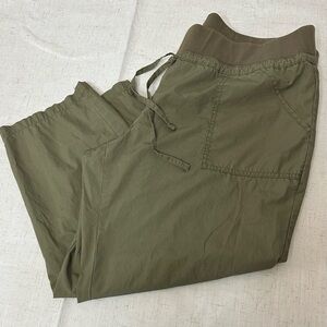 New York & Company Olive Capris